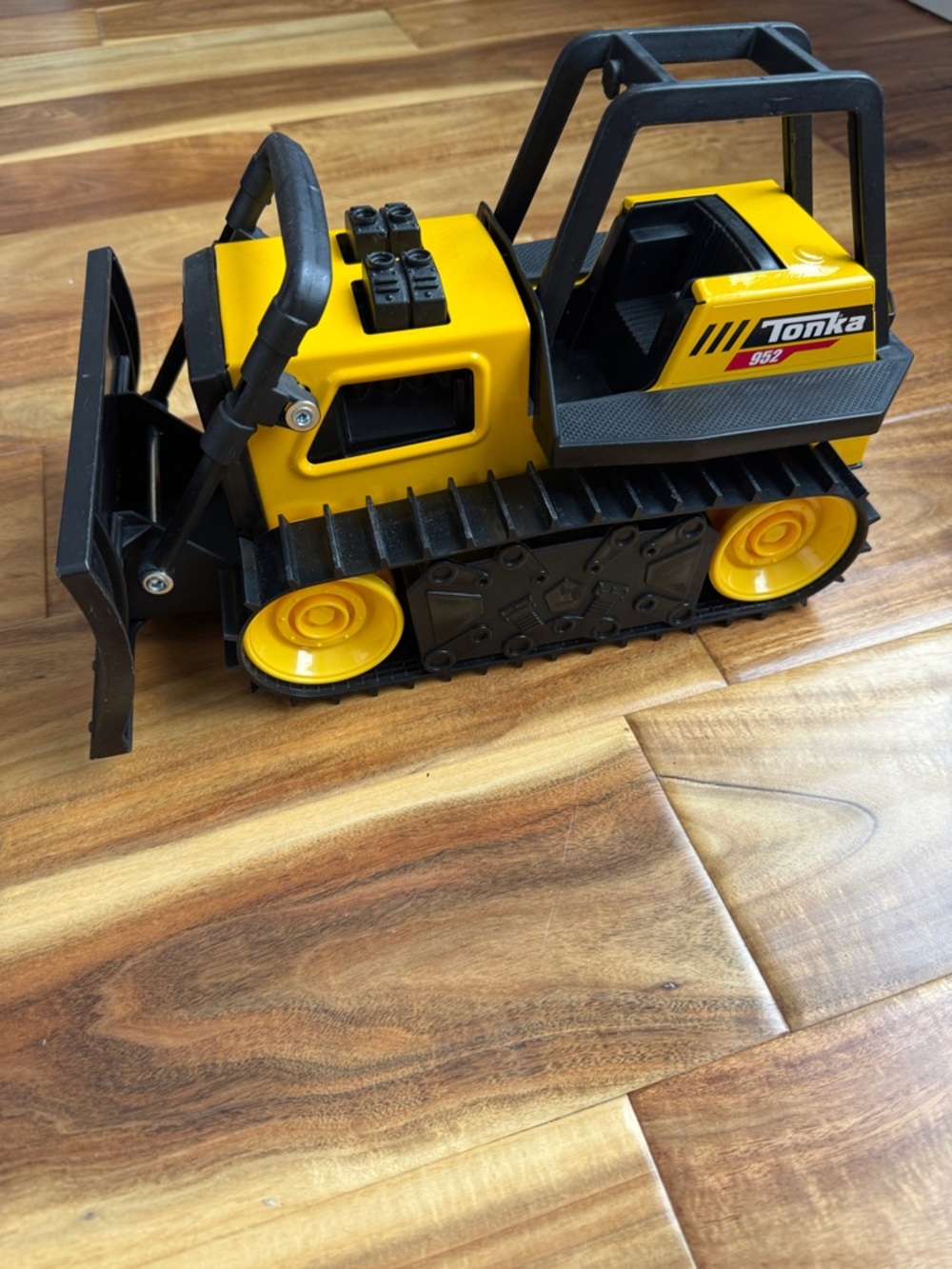Tonka bulldozer toy